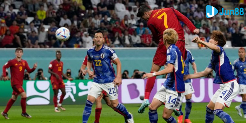 Morata đánh đầu ghi bàn trong hiệp 1 Nhật Bản vs Tây Ban Nha
